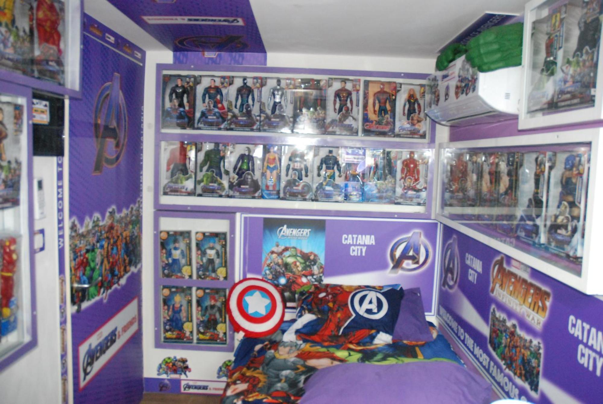 Avengers & Friends Airport Affittacamere