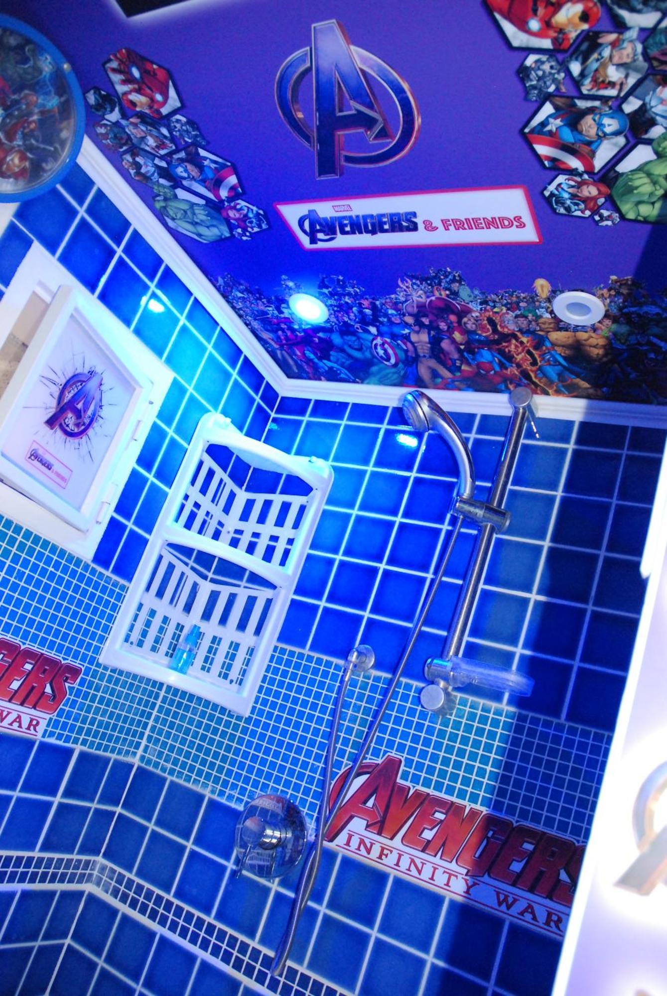 Avengers & Friends Airport Guest house *